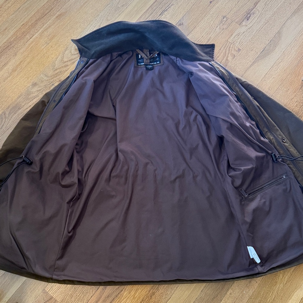 Filson mile marker coat, wax jacket, WITH HOOD dark earth brown size small - Picture 5 of 12